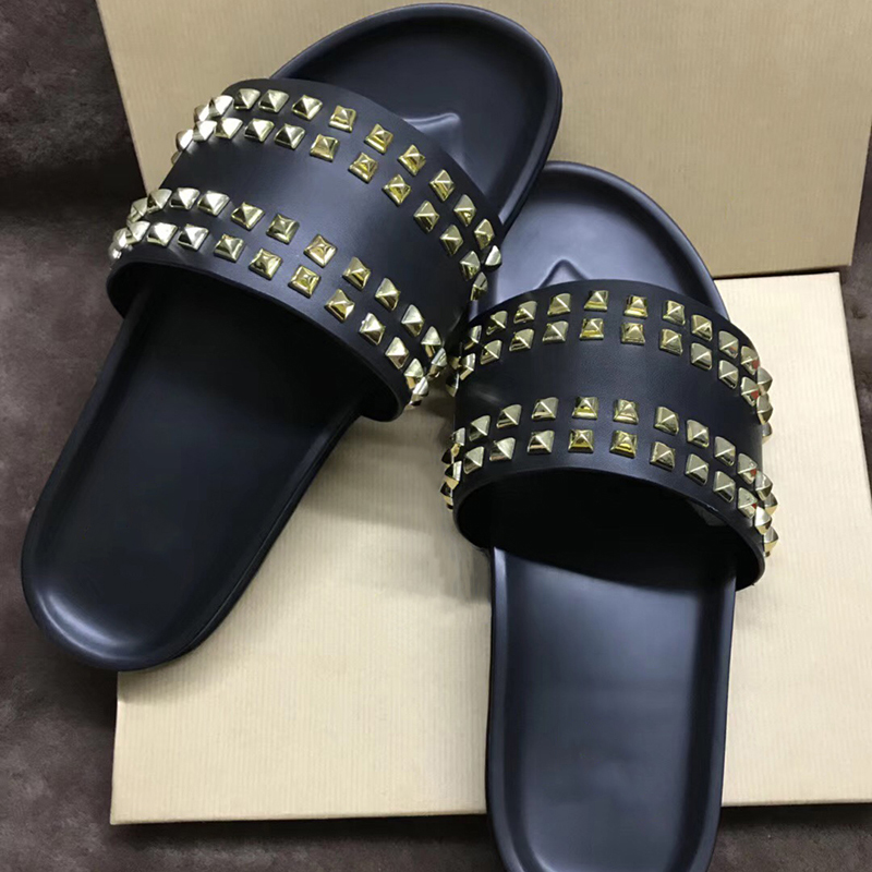 designer Red Bottom slippers slides sandals for men flip flops Spikes Shoes Genuine Leather Black Flat Comfortable Beach causal slippers
designer Red Bottom slippers slides sandals for men flip flops Spikes Shoes Genuine Leather Black Flat Comfortable Beach causal slippers