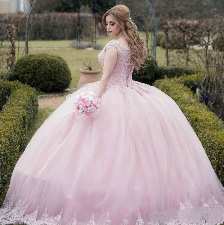 Gorgeous Pink Quinceanera Dresses Cap Sleeves Lace Appliqued Ball Gown Sweet 16 Dresses Formal Prom Evening Gowns Custom Made