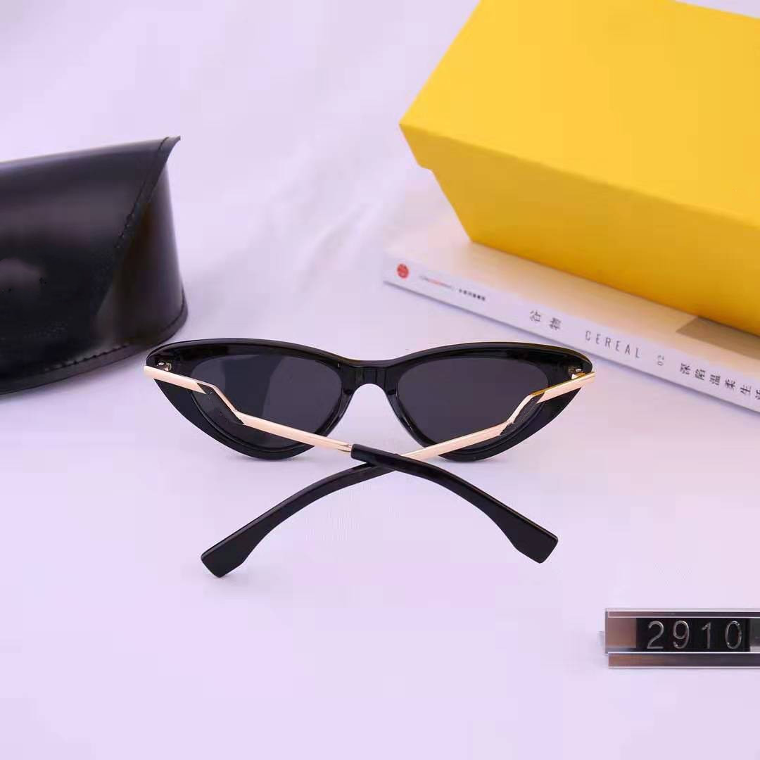 Designer Sunglasses Luxury Sunglasses Fashion Brand for men Woman Glass Rectangle Driving UV400 Adumbral with Box
Designer Sunglasses Luxury Sunglasses Fashion Brand for men Woman Glass Rectangle Driving UV400 Adumbral with Box