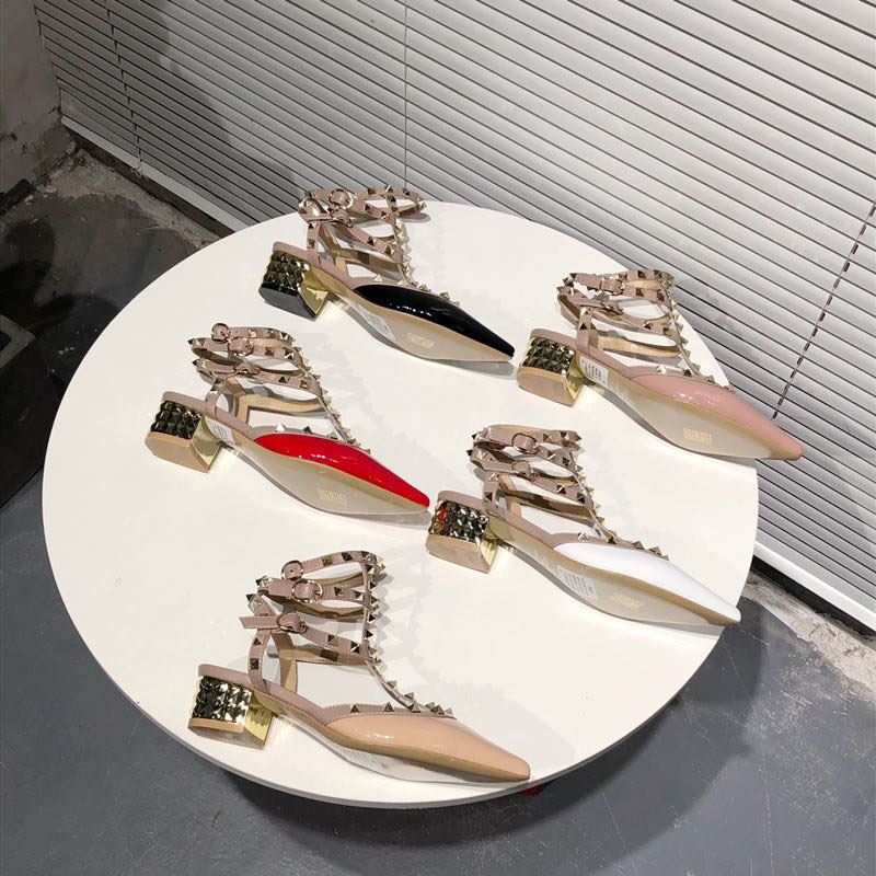 Designer Brand Pointed Toe 3-Strap Women Sandals 4cm Low Heels Patent Leather Rivets Strappy Dress Shoes Valentine Party Dress Shoes 35-42, Red
Designer Brand Pointed Toe 3-Strap Women Sandals 4cm Low Heels Patent Leather Rivets Strappy Dress Shoes Valentine Party Dress Shoes 35-42, Red