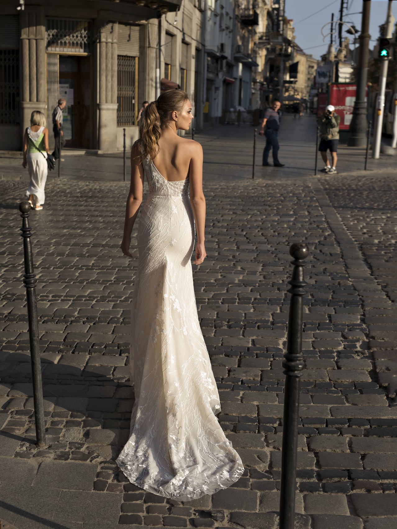 2019 Riki Dalal Mermaid Wedding Dresses With Detachable Skirts One Shoulder Lace Bridal Gowns Sweep Train Appliqued Beach Wedding Dress