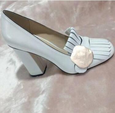 2019 heeled sandals Coarse heel leather Classic woman shoes Metal buckle for parties and banquets Sexy sandals Large size us11 42, Black
2019 heeled sandals Coarse heel leather Classic woman shoes Metal buckle for parties and banquets Sexy sandals Large size us11 42, Black