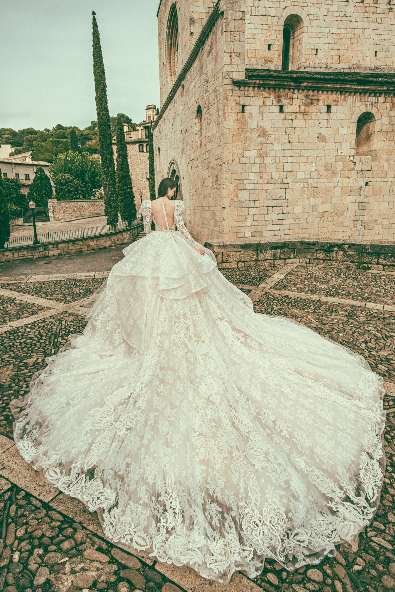 Modest Bohemian Corona Borealis Ball Gown Wedding Dresses Long Sleeve Tulle Lace Applique Pearls Wedding Gowns Sweep Train robe de mariée