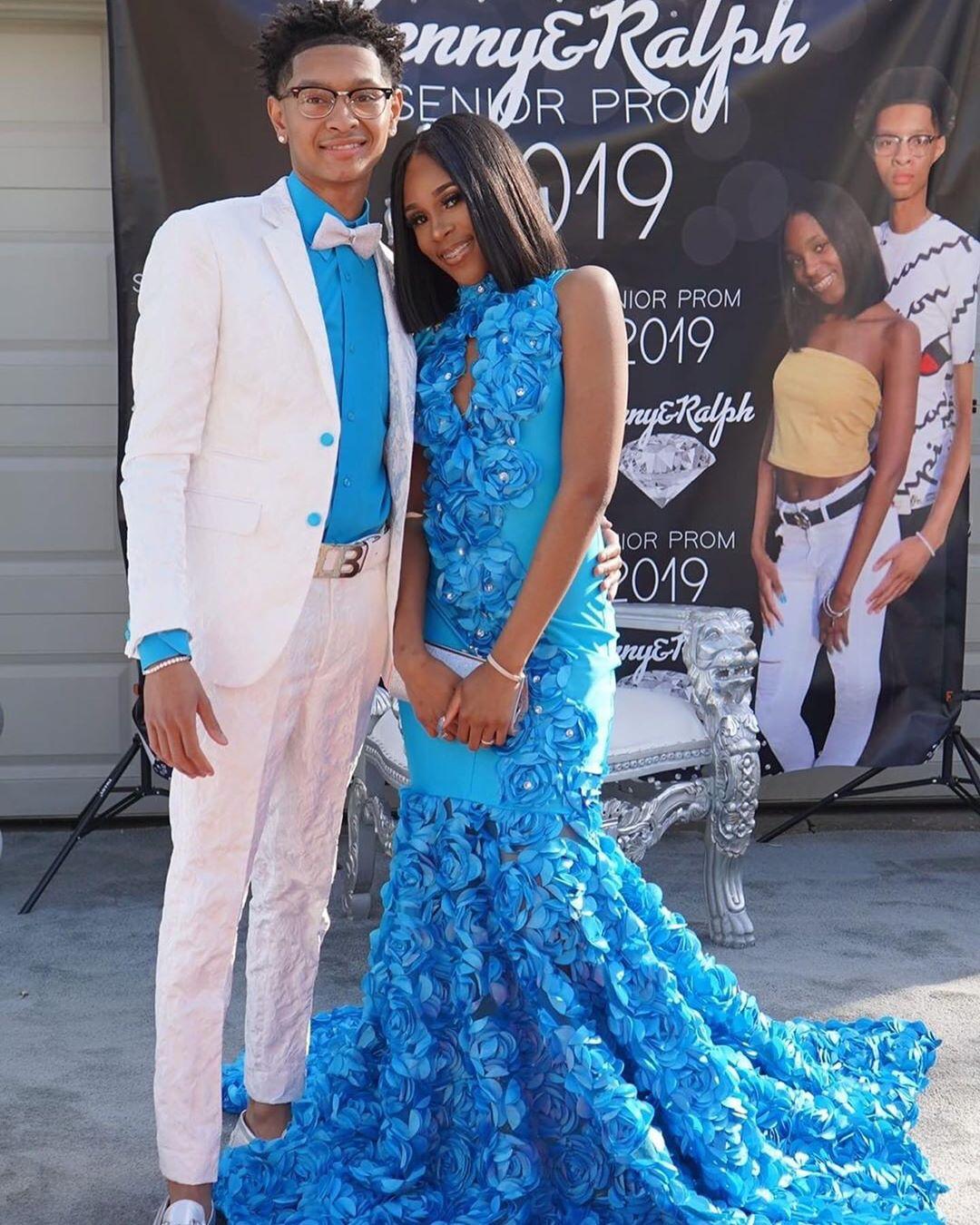 Modest Blue Sky Prom Dresses Plunging V Handmade Wers High Neck Sweep Train Sleeveless Custom Made Evening Party Gowns