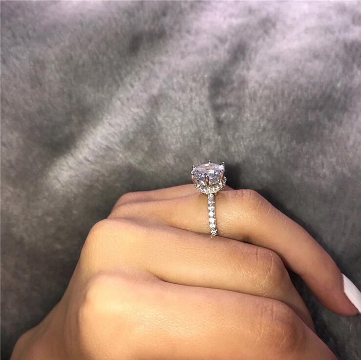 Top New Luxury Jewelry 925 Sterling Silver Round Cut 8MM White Topaz Eternity Party Women Wedding Band Crown Diamond Ring For Lovers' Gift