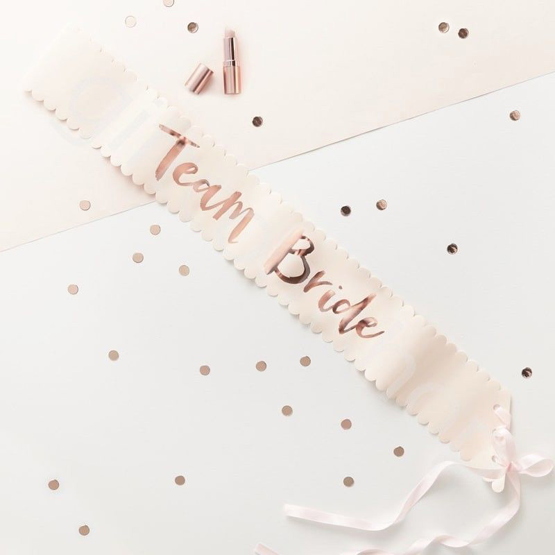 156*9.5cm Rose Gold Team Bride To Be Satin Sash Wedding Decor Bridal Shower Sash Bachelorette Party Decorations Hen Party Supplies
156*9.5cm Rose Gold Team Bride To Be Satin Sash Wedding Decor Bridal Shower Sash Bachelorette Party Decorations Hen Party Supplies