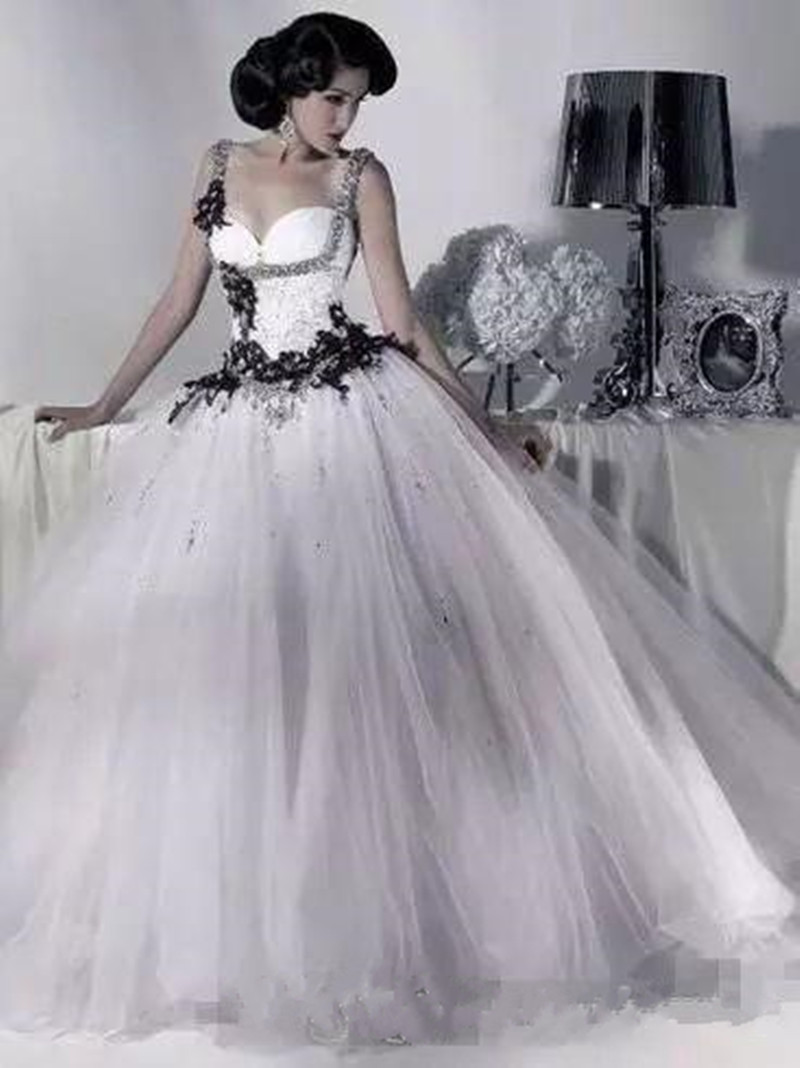 2020 White and Black Tulle Wedding Dresses Beaded Spaghetti Strap Gothic Ball Gown Corset Halloween Bridal Party Gowns Vestidos Long Vintage