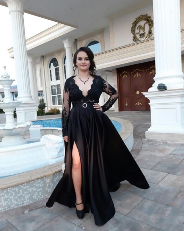 2020 New Arrival A Line Evening Dresses Split V Neck Long Sleeve Satin Formal Dresses Floor Length Zipper Applique Beads Party Gown