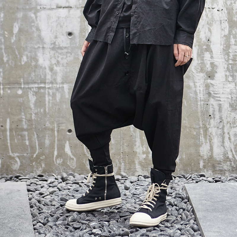 EWQ / men's and women's wear large crotch cross pants male 2020 spring summer new fashionable casual pants black trousers 9Y1583
EWQ / men's and women's wear large crotch cross pants male 2020 spring summer new fashionable casual pants black trousers 9Y1583