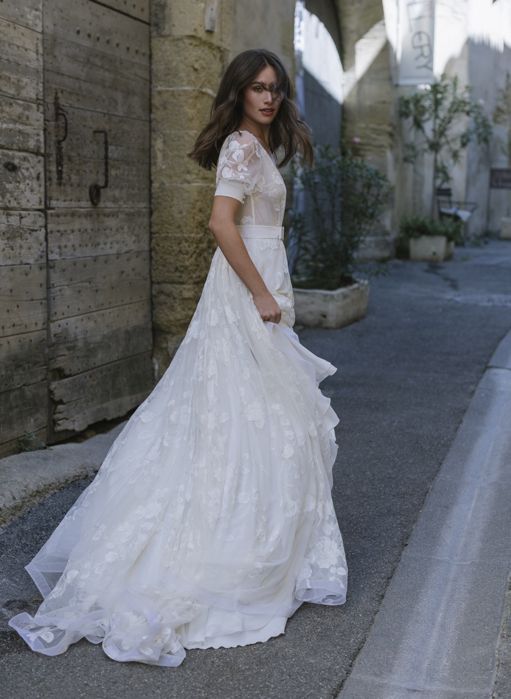 Line Cheap A Lace Beach Wedding Dresses Sheer Deep V Neck Bohemian Bridal Gowns Short Sleeves Sweep Train Robe De Marie