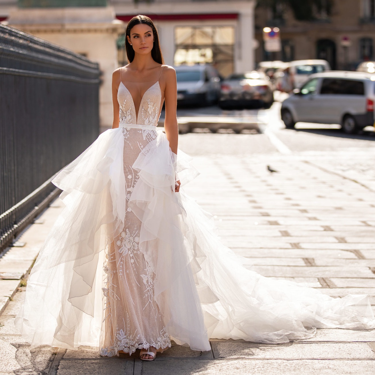 Mermaid Chic Lace Backless Wedding Dresses Beaded Sheer Plunging Neck Appliqued Bridal Gowns With Detachable Train Plus Size Robes De Mari E