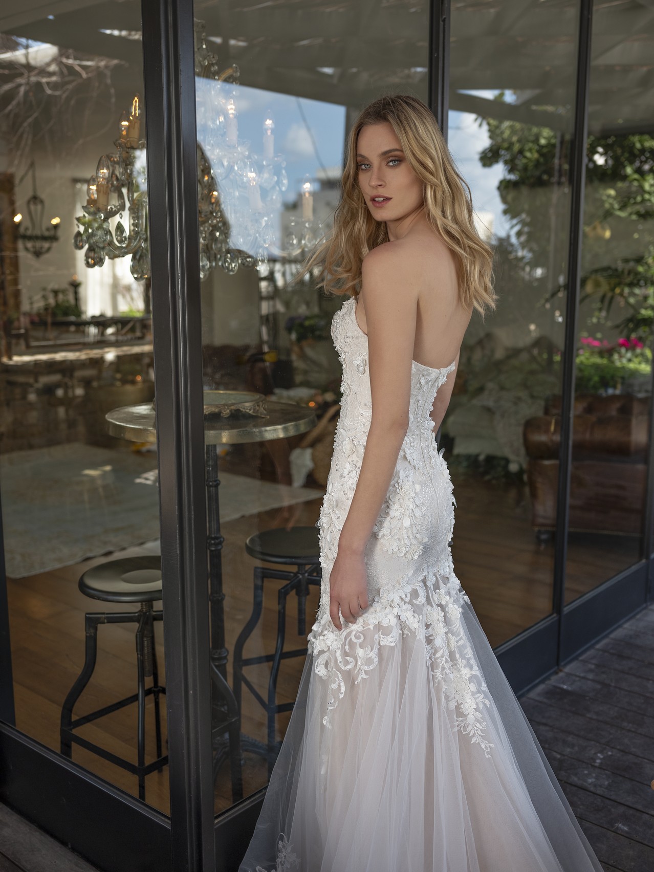 2019 Lace Mermaid Wedding Dresses Sweetheart Sleeveless 3D Floral Appliqued Beach Wedding Dress Sweep Train Custom Made Cheap Bridal Gowns