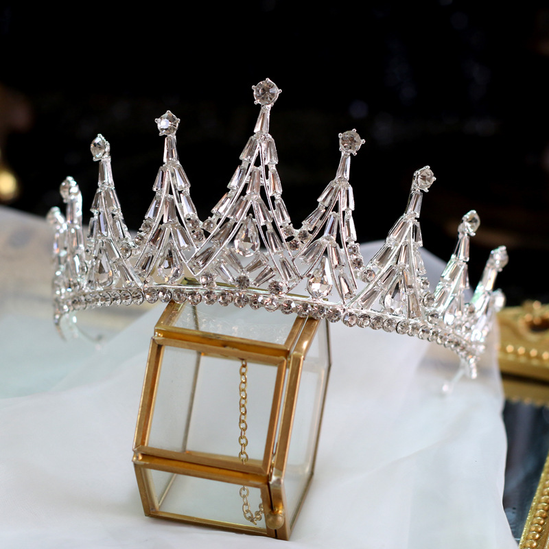 2020 new bride crown headdress atmosphere exquisite wedding veil with makeup wedding super fairy accessories gold crown
2020 new bride crown headdress atmosphere exquisite wedding veil with makeup wedding super fairy accessories gold crown