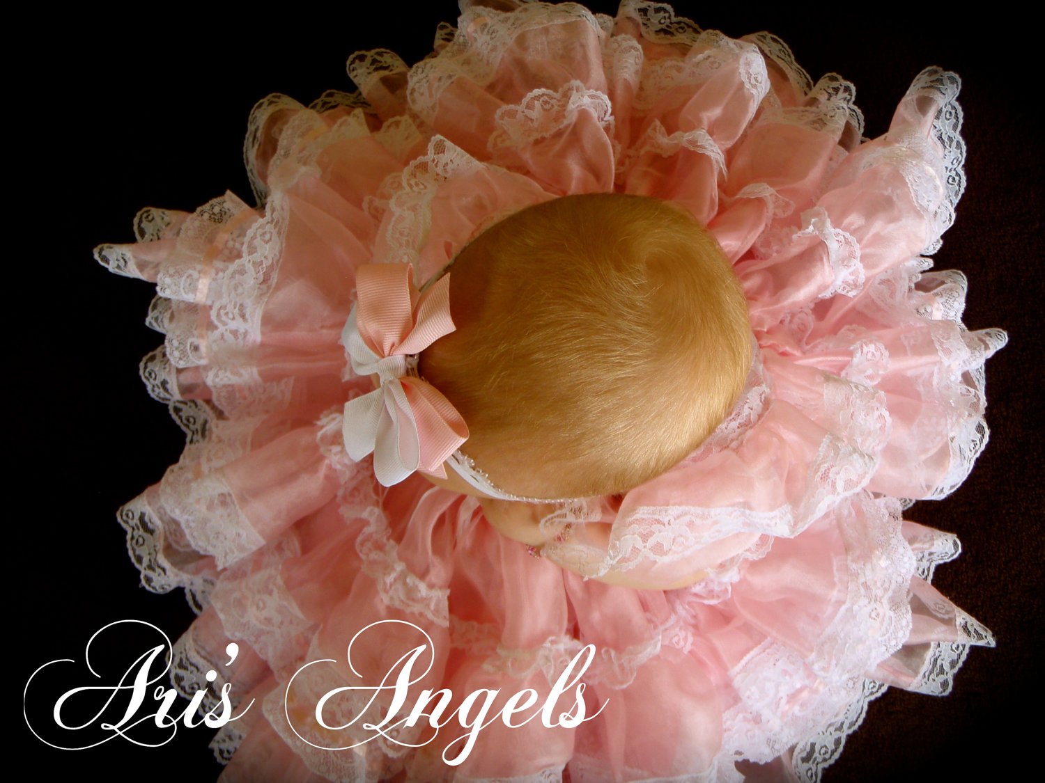 Pink Fancy Heirloom Dress Baby Christening Gowns Infants Pageant Flowers Girls Dresses Lace Tiered Skirts First Communion Gowns