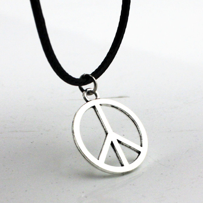 Jewelry whole lot 50pcs men women039s fashion alloy design peace sign charms pendants necklaces gift HJ11