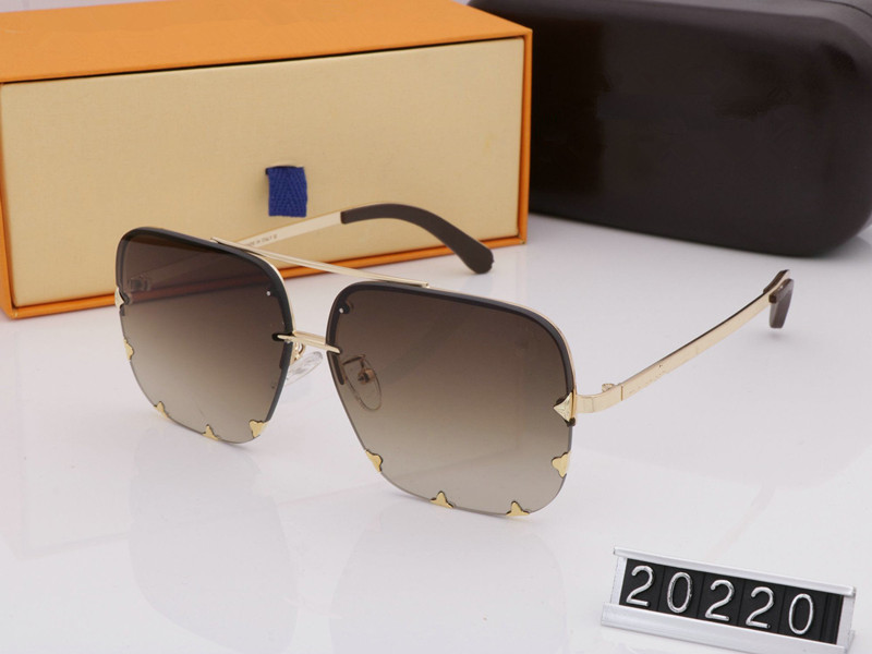 2019 NEW luxury women men woman brand 20220 sunglasses design metal vintage sunglasses fashion style square frame UV lens With boxes
2019 NEW luxury women men woman brand 20220 sunglasses design metal vintage sunglasses fashion style square frame UV lens With boxes