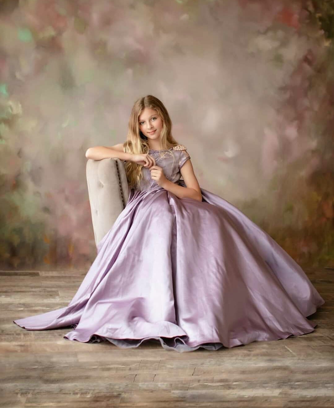 Cheap Flower Girl Dresses Jewel Sleeveless Applique Lace Pearl Girl Pageant Gown Ruffle Satin Sweep Train Birthday Gown Cheap Hot Sell