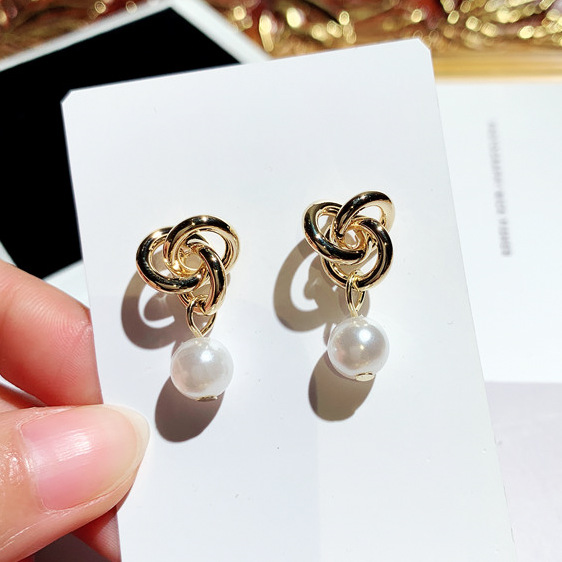 fashion designer luxury multi circles cute sweet elegant pearl pendant drop stud dangle chandelier earrings for woman girls, Golden;silver
fashion designer luxury multi circles cute sweet elegant pearl pendant drop stud dangle chandelier earrings for woman girls, Golden;silver
