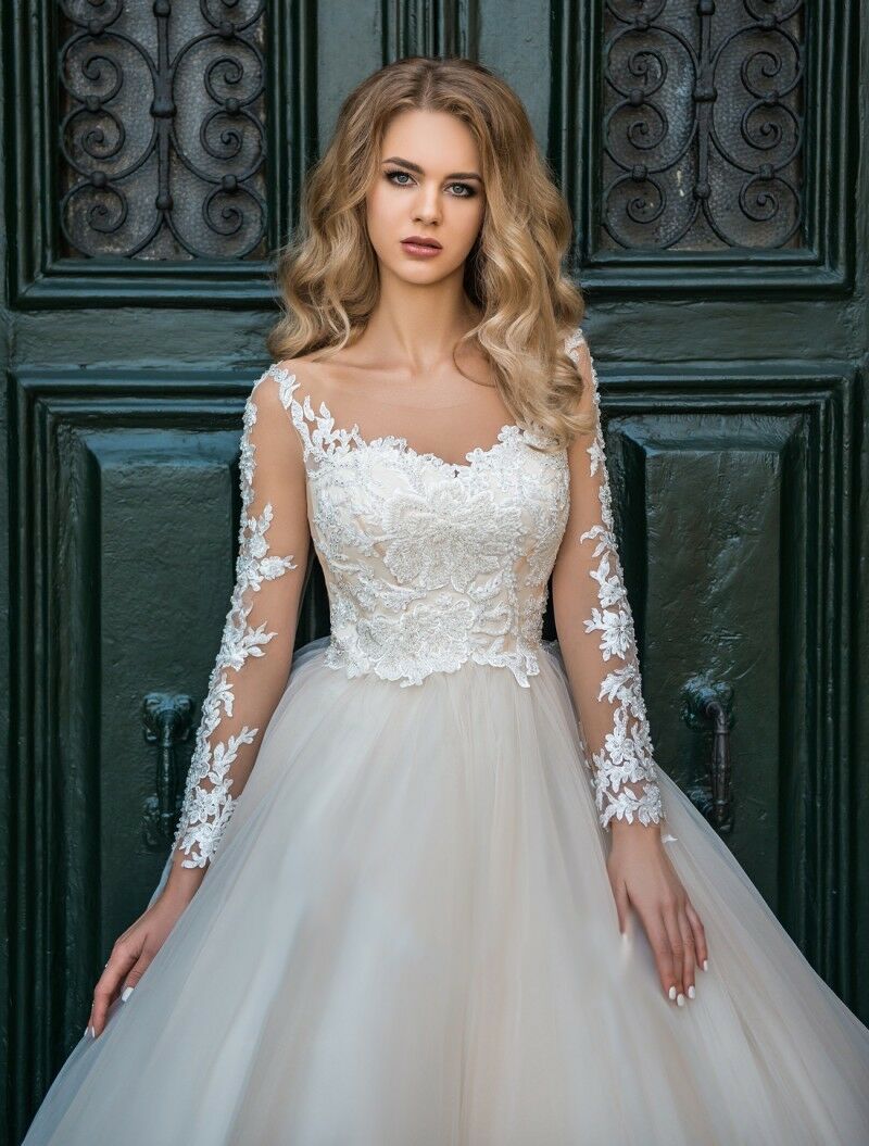 Champagne Wedding Dresses Ball Gown Puffy Jewel Neck Long Sleeve Lace Appliques Bridal Gowns Sweep Train Plus Size Wedding Dress