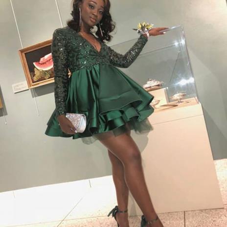 2019 Sexy Short Prom Dresses V Neck Long Sleeves Sequined Formal Evening Gowns Emerald Green Party Pageant Dress For Women