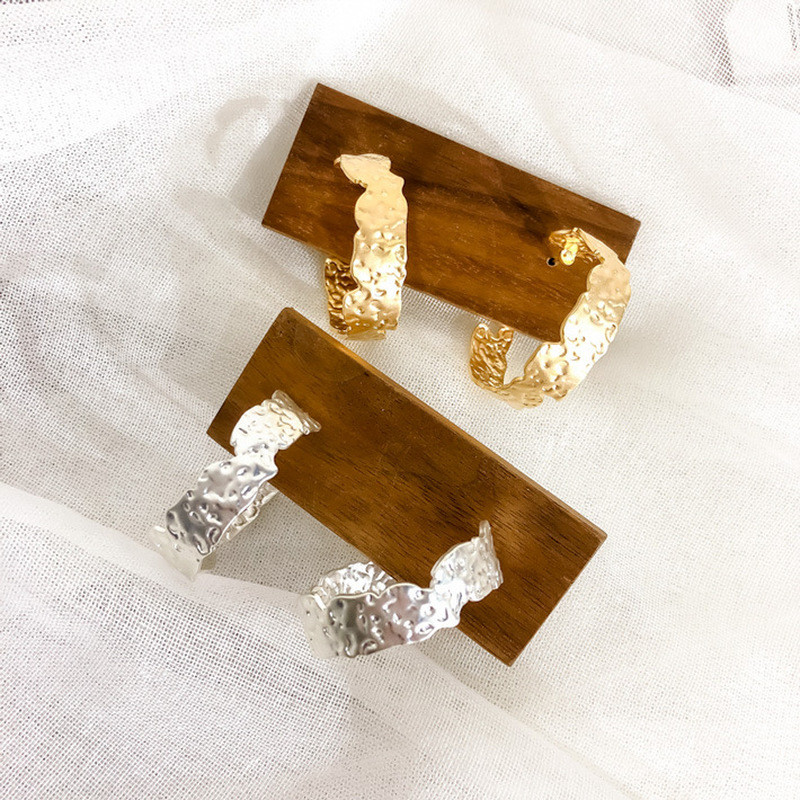 2020 New Korea Silver Needle Big Circle Golden Retro Round Hyperbole Hoop Earrings for Women Girl Fashion Jewelry Accessories
2020 New Korea Silver Needle Big Circle Golden Retro Round Hyperbole Hoop Earrings for Women Girl Fashion Jewelry Accessories