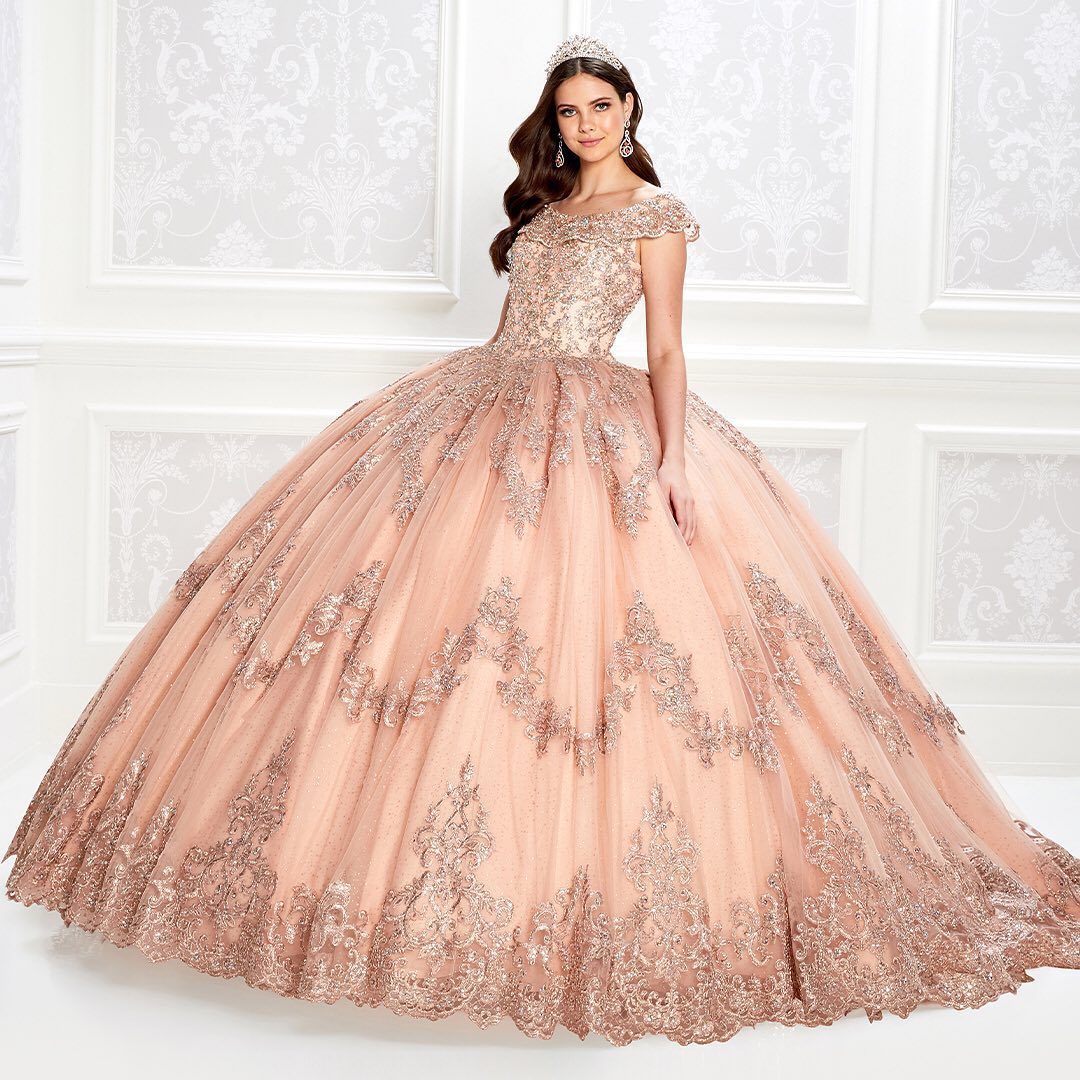 Stunning Beaded Ball Gown Quinceanera Dresses Bateau Neck Lace Appliqued Sequined Prom Gowns Sweep Train Tulle Sweet 15 Dress, Hunter
Stunning Beaded Ball Gown Quinceanera Dresses Bateau Neck Lace Appliqued Sequined Prom Gowns Sweep Train Tulle Sweet 15 Dress, Hunter