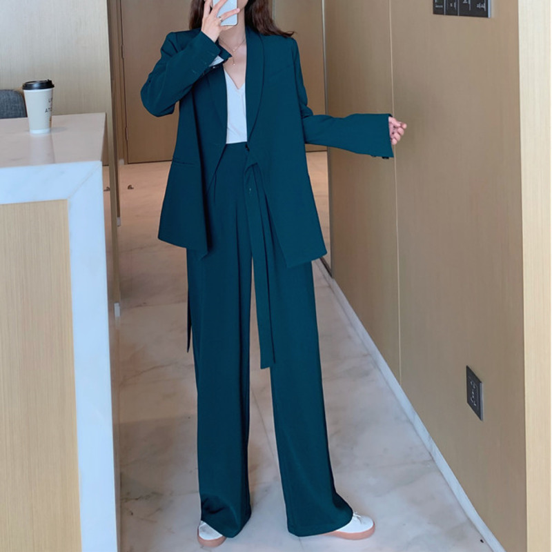 Black Suit Loose Coat Woman Loose England Wind Small Man' Suit Jacket Ins High Lumbar Wide Leg Long Pants, Peacock blue pants
Black Suit Loose Coat Woman Loose England Wind Small Man' Suit Jacket Ins High Lumbar Wide Leg Long Pants, Peacock blue pants