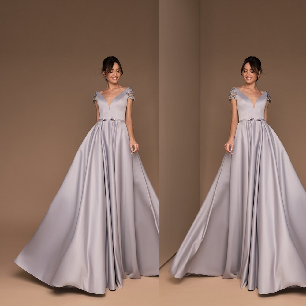 Modest Sliviamo A Line Prom Dress V Neck Short Sleeve Lace Applique Crystal Party Dress Sweep Train robes de soirée, Hunter
Modest Sliviamo A Line Prom Dress V Neck Short Sleeve Lace Applique Crystal Party Dress Sweep Train robes de soirée, Hunter
