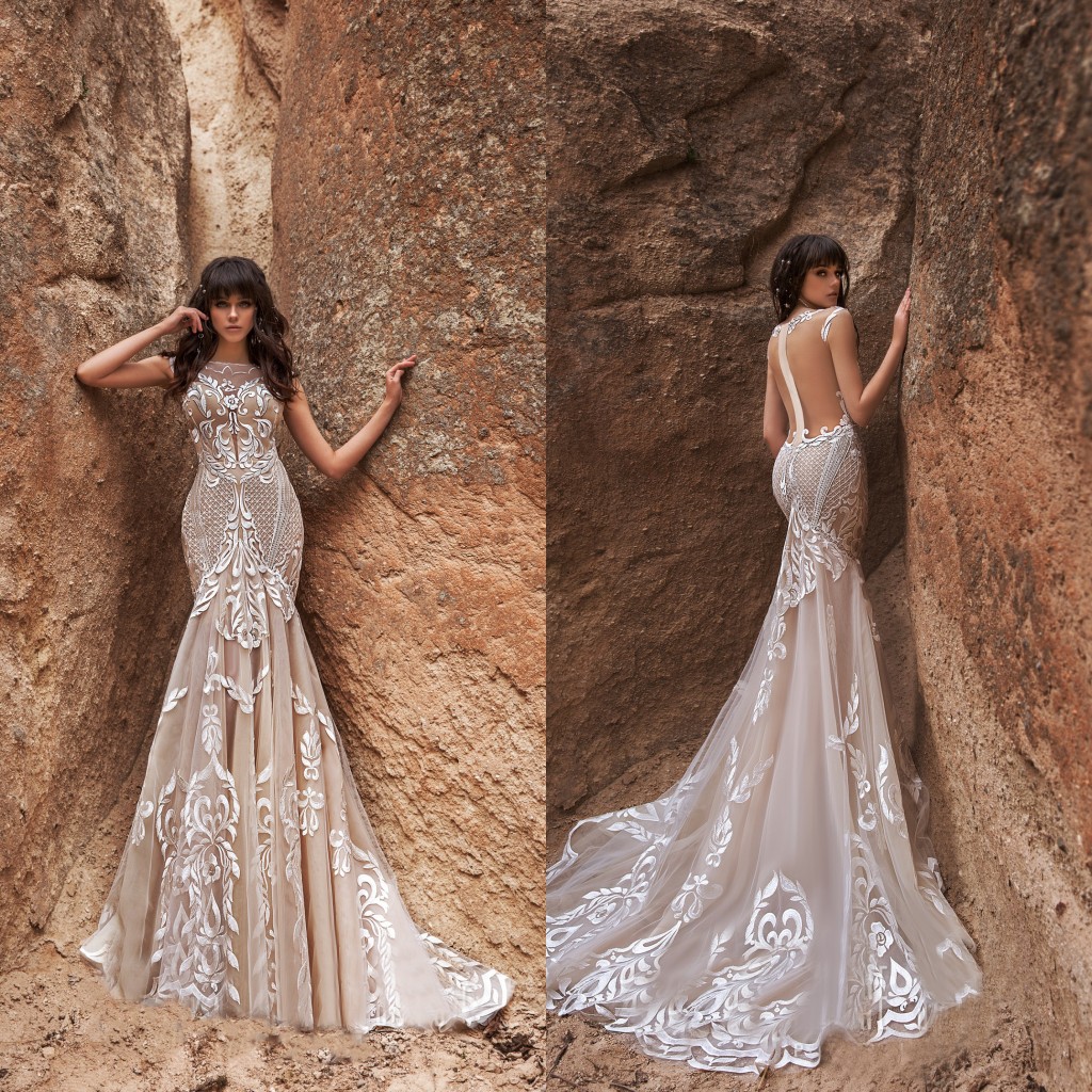 2020 Mermaid Wedding Dresses Jewel Sleeveless Lace 3D Appliques Beach Bridal Gowns Custom Made Zipper Back Sweep Train Robe De Mariee, Red
2020 Mermaid Wedding Dresses Jewel Sleeveless Lace 3D Appliques Beach Bridal Gowns Custom Made Zipper Back Sweep Train Robe De Mariee, Red
