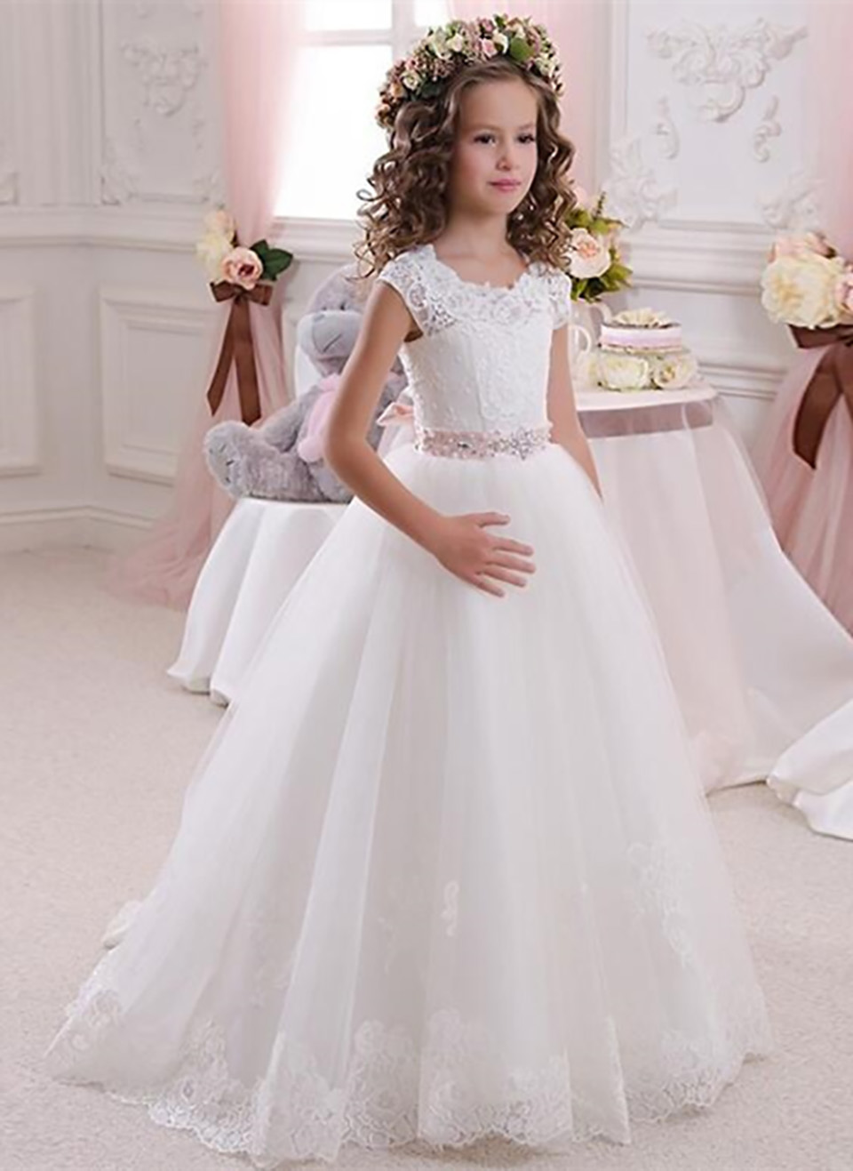 White Lace Flower Girls Dresses Lace Applique Sleeveless Tulle Fluffy Floor Length Girls First Communion Princess Dresses