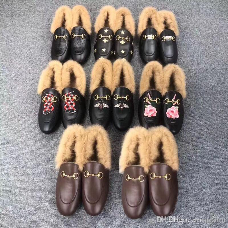 Mules Princetown Flat soled casual shoes Authentic cowhide Designer Metal buckle Warm woolen shoes Genuine leather Men and women Lazy shoes, Big bee
Mules Princetown Flat soled casual shoes Authentic cowhide Designer Metal buckle Warm woolen shoes Genuine leather Men and women Lazy shoes, Big bee