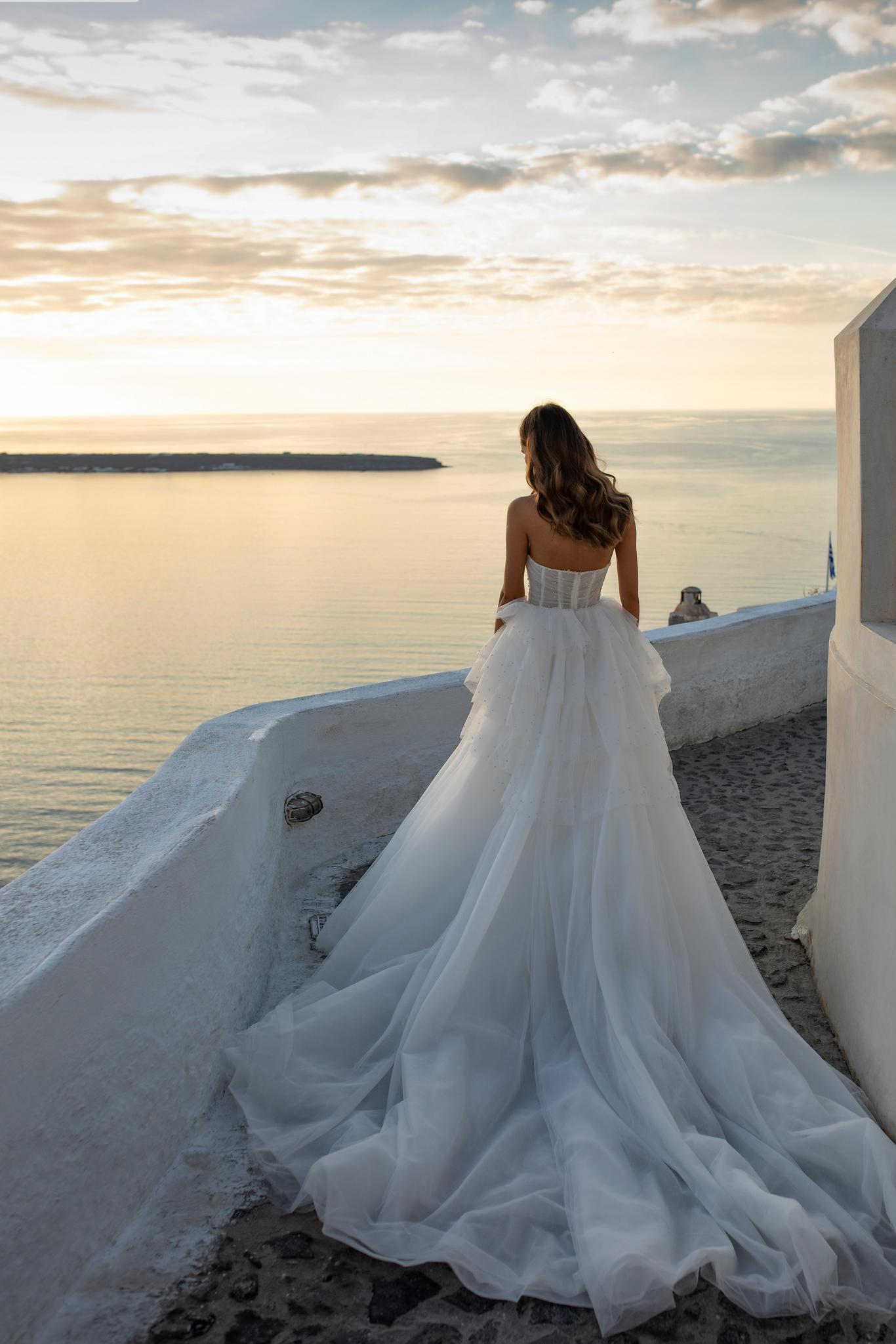 Ricca Sposa Beads Tiered Wedding Dresses Pearls Sweetheart Ruffles Beach Bridal Gowns Backless Sweep Train Dress