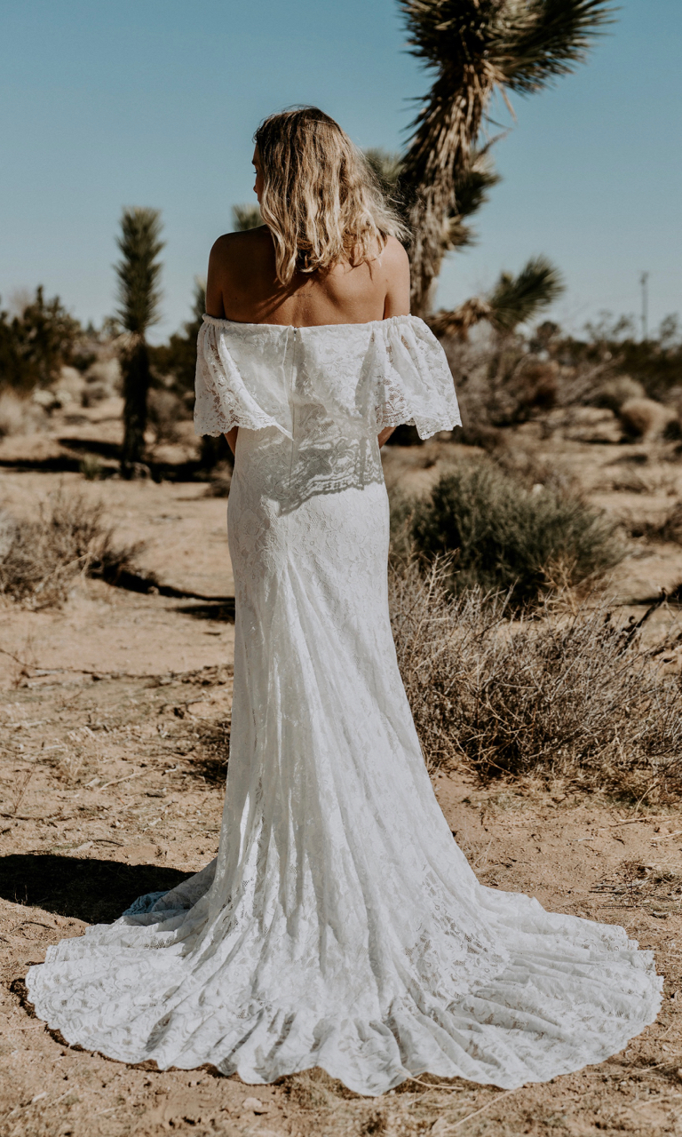 2019 Bohemia Wedding Dresses Off The Shoulder Sweep Train Full Lace Boho Bridal Gowns Beach Sweep Train Mermaid Wedding Dress Country Style