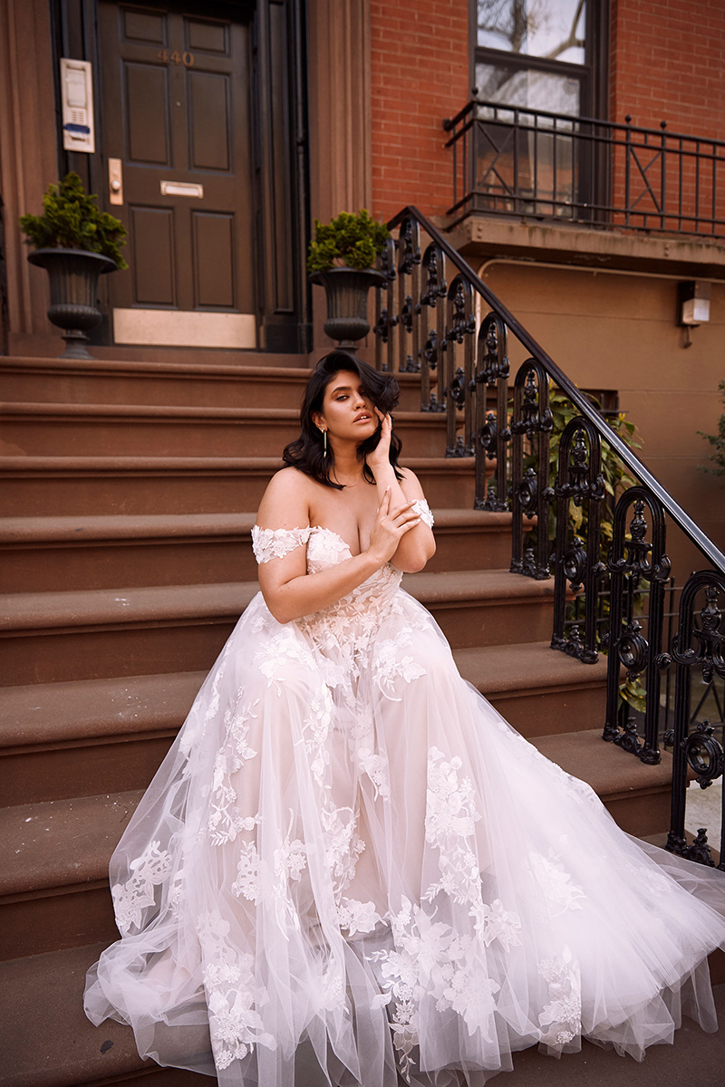 Plus Stunning Size Lace Wedding Dresses Off The Shoulder Appliqued Bridal Gowns A E Sweep Train Tulle Robe De Mari E