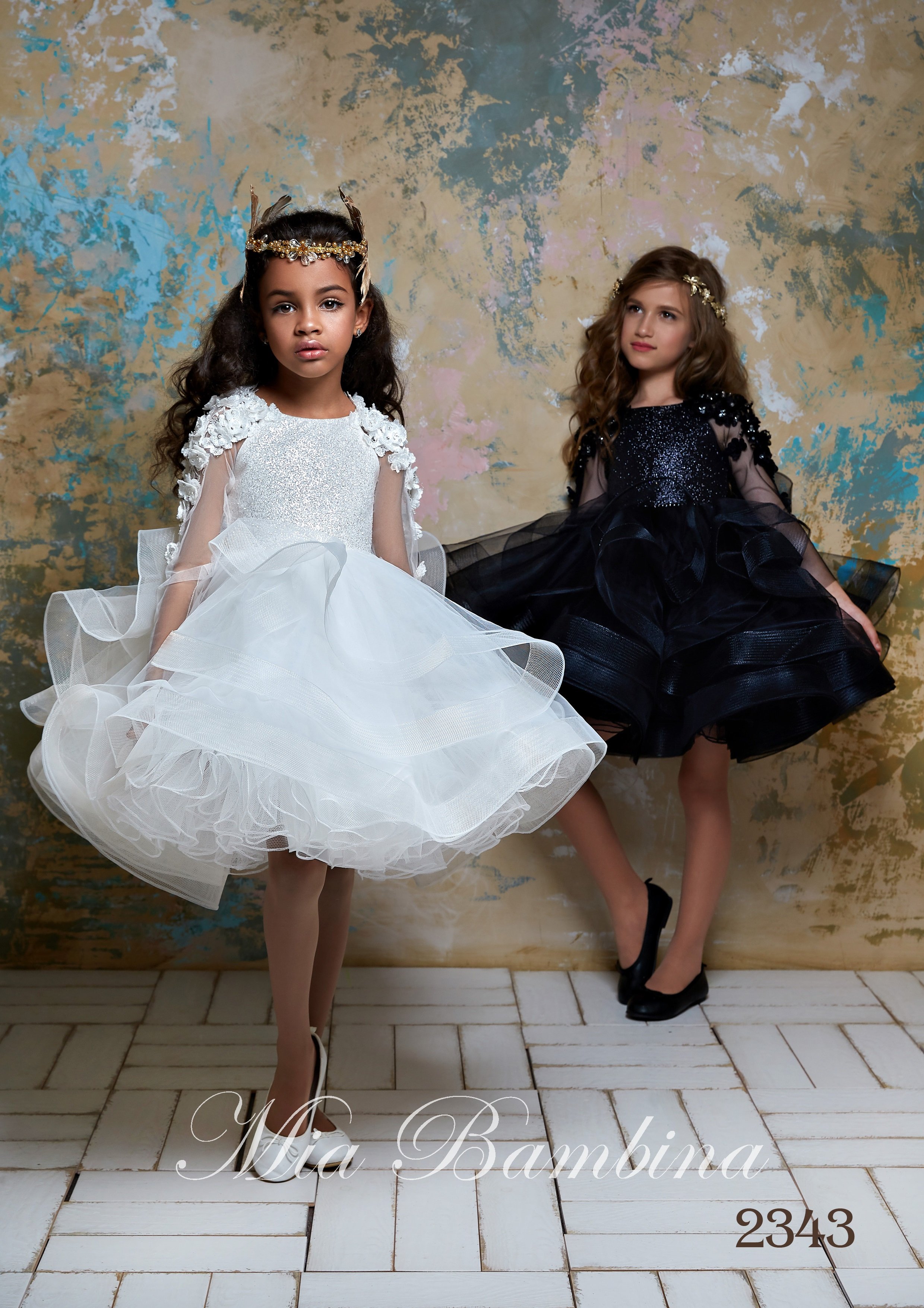 Newest Ball Gown Flower Girl Long Sleeve Jewel Neck Tulle Rhinestone Applique Wedding Dress Knee Length Girl's Birthday Part 0431