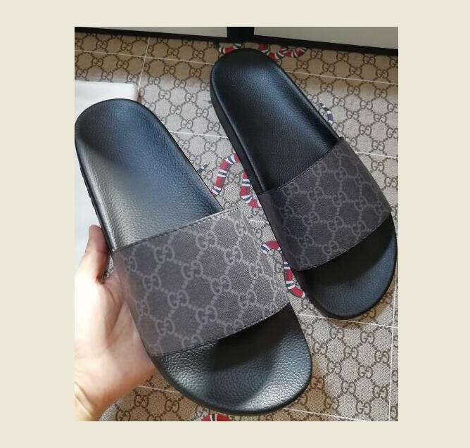20w latest hot sale high quality Summer men Design women Flip flops Slipper Fashion Leather slides sandals Ladies Casual shoes
20w latest hot sale high quality Summer men Design women Flip flops Slipper Fashion Leather slides sandals Ladies Casual shoes