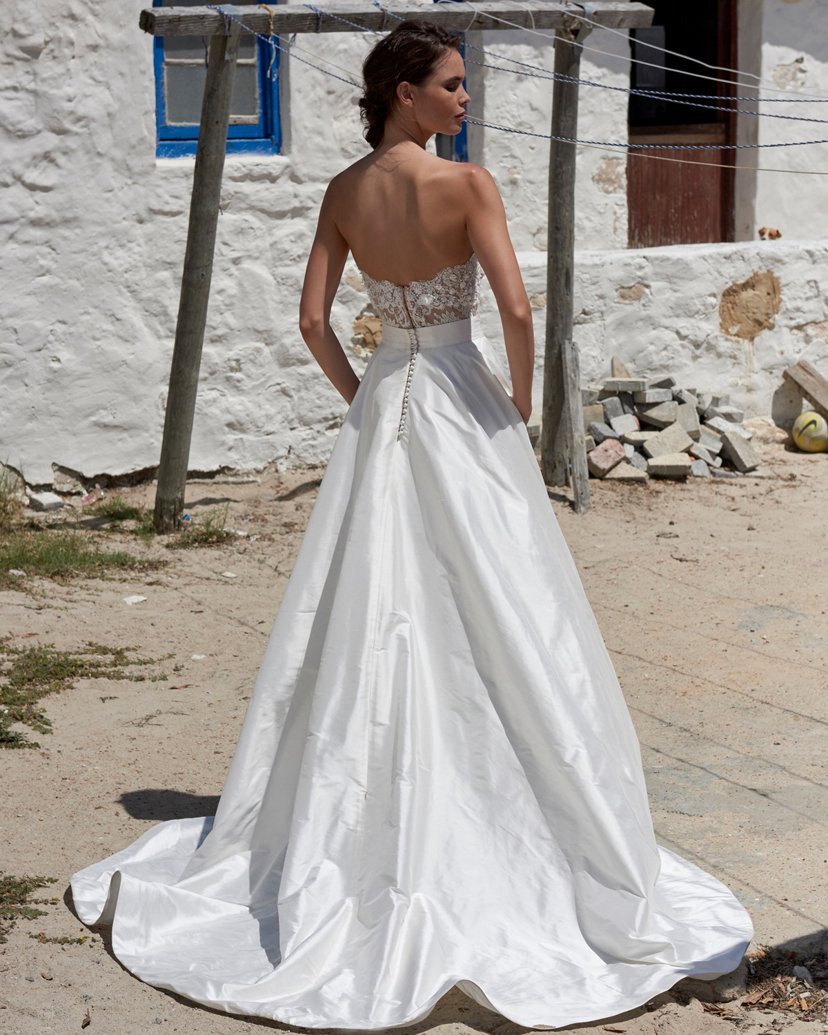 Elbeth Gillis A Line Beach Wedding Dresses Sweetheart Lace Appliques Satin Beaded Wedding Dress with Pockets Backless Bridal Gowns