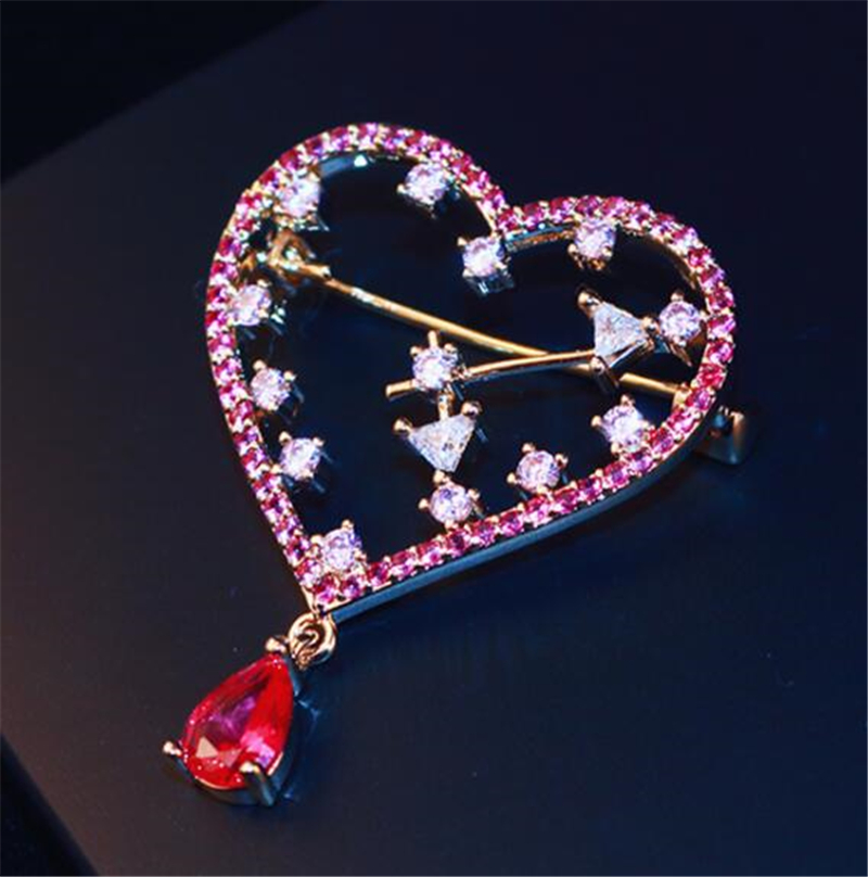Korean new trend heart-shaped female brooch cute temperament female wild 18k gold plated zircon brooch valentine gift brooch jewelry, Gray
Korean new trend heart-shaped female brooch cute temperament female wild 18k gold plated zircon brooch valentine gift brooch jewelry, Gray