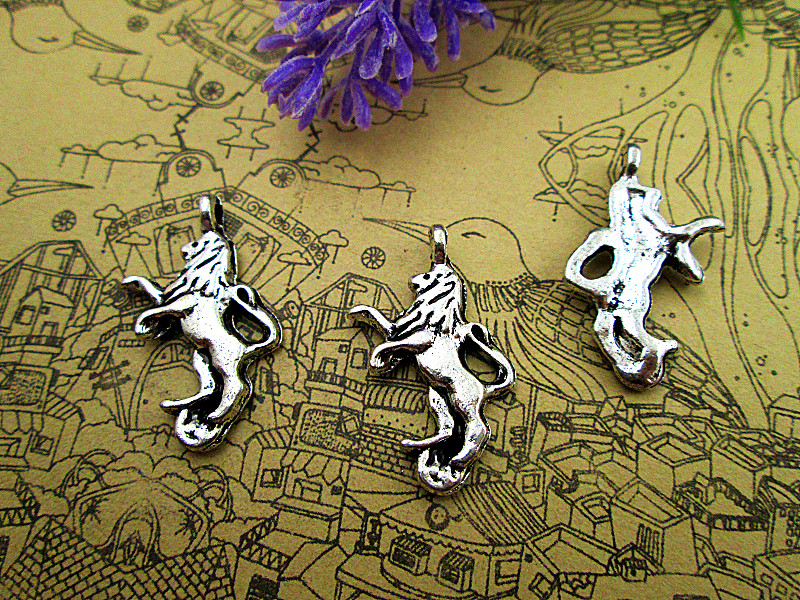 45pcs- running Lion Charms , Antique Tibetan silver runing lion Charms pendants 12x22mm
45pcs- running Lion Charms , Antique Tibetan silver runing lion Charms pendants 12x22mm