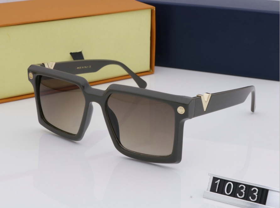 luxury logo sunglass attitude sunglass women men gold frame square metal frame vintage style outdoor design classical model 1033
luxury logo sunglass attitude sunglass women men gold frame square metal frame vintage style outdoor design classical model 1033