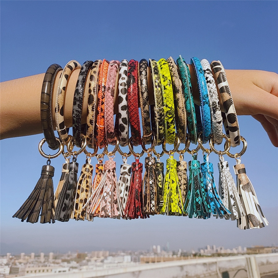 PU Leather Bracelet Keychain Women Fashion Leopard Bufflao Plaid Wristlet Keychain tassel Bangle Keychain Wristband Party Favor OOA7366
PU Leather Bracelet Keychain Women Fashion Leopard Bufflao Plaid Wristlet Keychain tassel Bangle Keychain Wristband Party Favor OOA7366