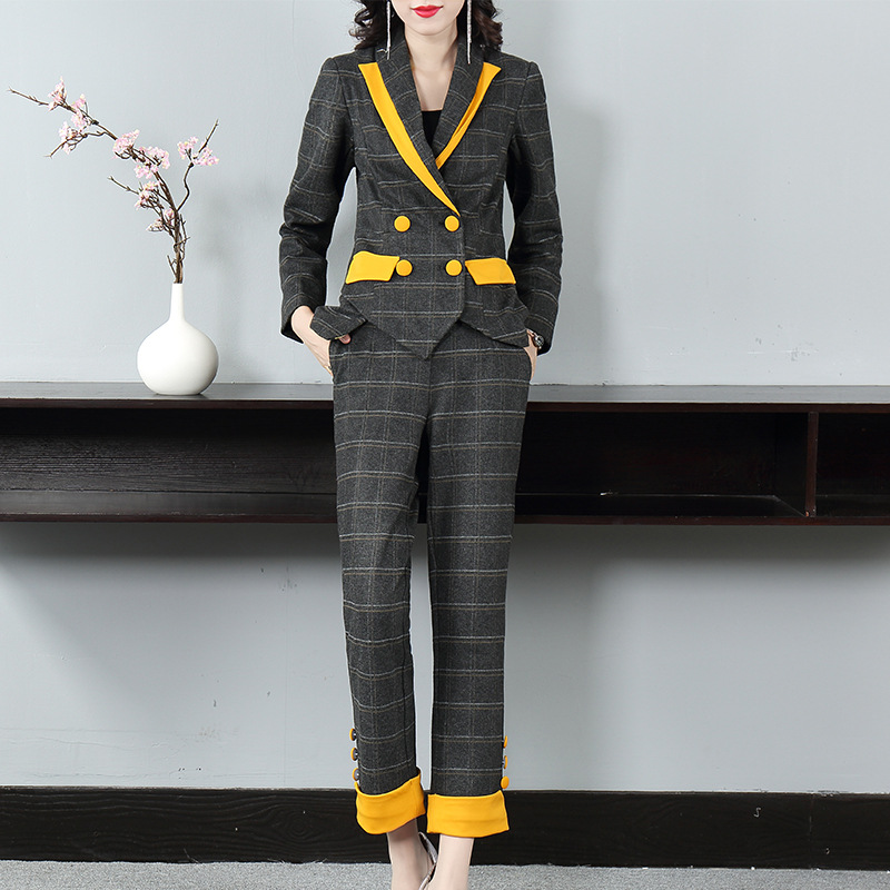 Women' Suit New Plaid Women' Suit 2-Piece Double Breasted Jacket + Trousers Set Commuter Professional Set, Same as the picture
Women' Suit New Plaid Women' Suit 2-Piece Double Breasted Jacket + Trousers Set Commuter Professional Set, Same as the picture