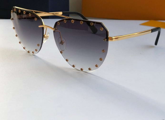 Studs The Party Sunglasses Gold Grey Gradient Lens Sun Glasses Women Designer sun glasses Shades Top Quality New With Box
Studs The Party Sunglasses Gold Grey Gradient Lens Sun Glasses Women Designer sun glasses Shades Top Quality New With Box