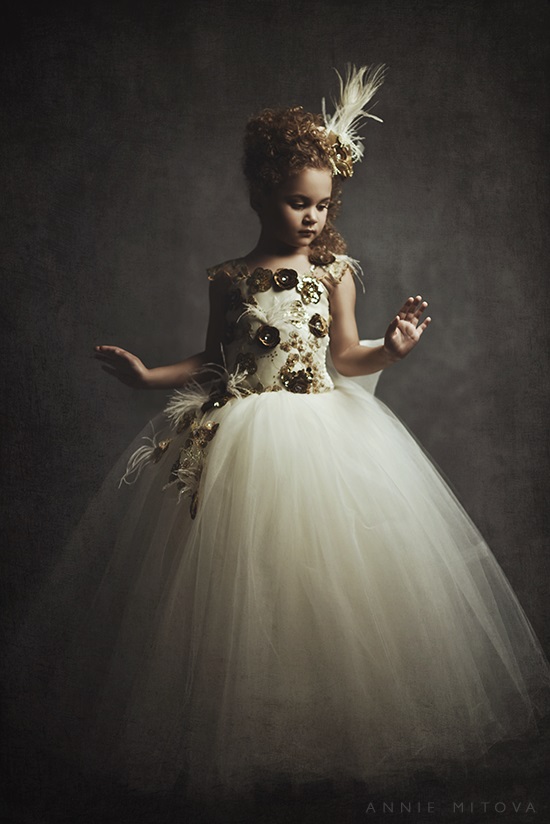 2019 Spring Flower Girl Dresses Vintage Straps Lace Feather Baby Girl Birthday Party Gowns Communion Dresses Children Girls Pageant Dresses