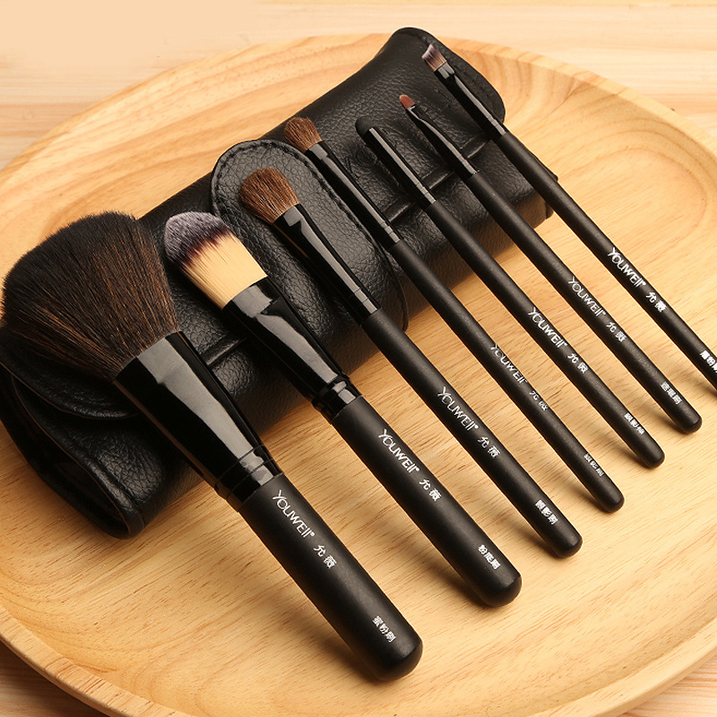 7 makeup brush sets loose powder eye shadow foundation brush eyebrow blush full set of snap bow package beauty tools 
7 makeup brush sets loose powder eye shadow foundation brush eyebrow blush full set of snap bow package beauty tools