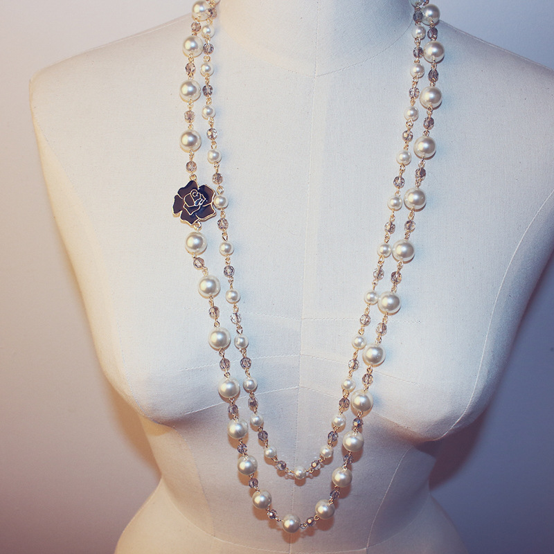 2020 European new exquisite wild camellia sweater chain high-quality pearl crystal long necklace jewelry female trend high-end necklace
2020 European new exquisite wild camellia sweater chain high-quality pearl crystal long necklace jewelry female trend high-end necklace