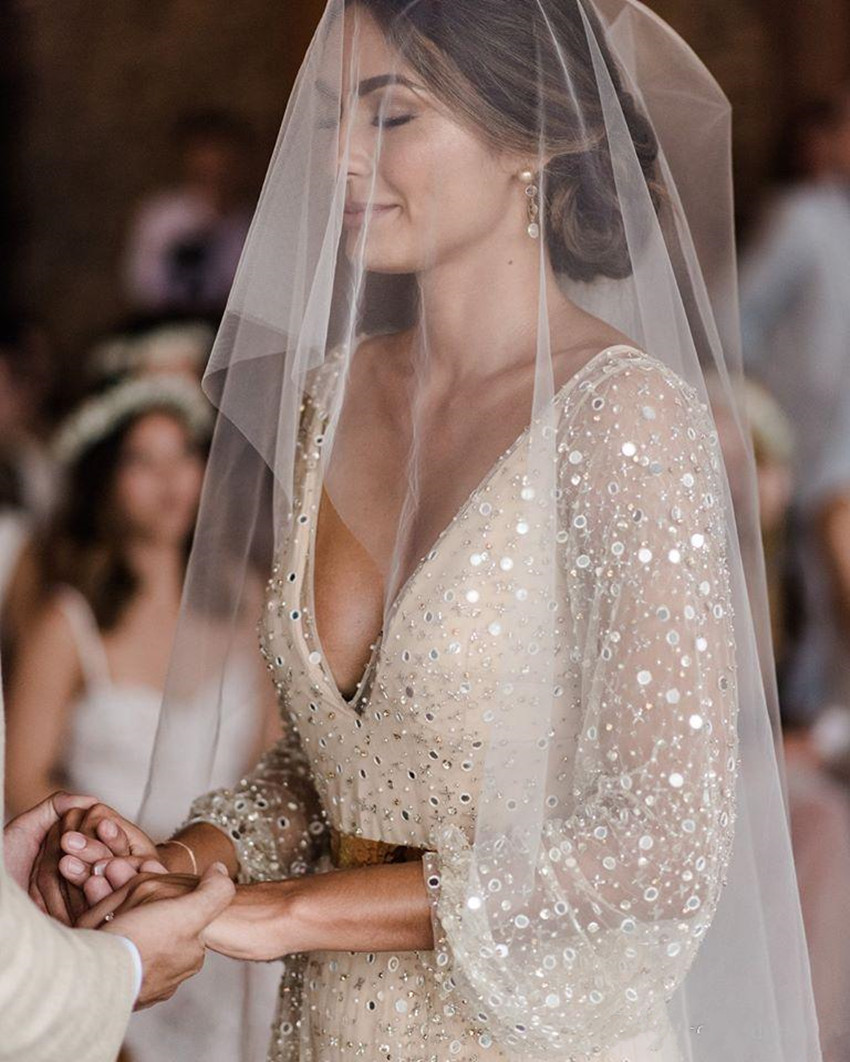 2020 New Boho Champagne Wedding Dresses V Neck Long Sleeves Sequined Bridal Gowns Floor Length Plus Size Beach Bohemian Wedding Dress