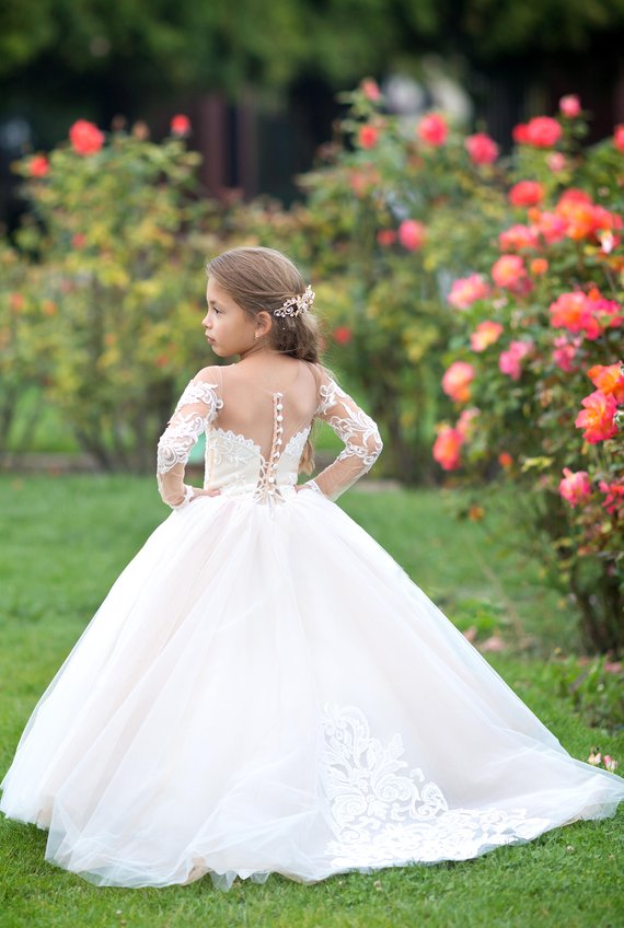 White Flower Girl Dresses Jewel Neck Lace Appliqued Long Sleeve Ball Gown Girls Pageant Dress With Free Petticoat Kids Formal Dress