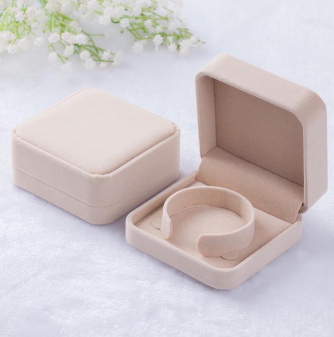 90*90*40mm velvet jewelry box bracelet bangle box gift box Jewelry Packaging Display BEIGE
90*90*40mm velvet jewelry box bracelet bangle box gift box Jewelry Packaging Display BEIGE