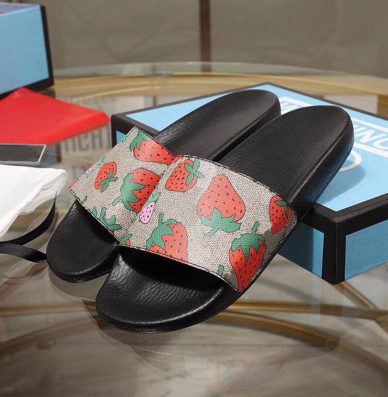 New Luxury Designer Slippers For Mens Womens Fashion Strawberry Printed Leather Slides Summer Beach Sandals With Box Dustbag
New Luxury Designer Slippers For Mens Womens Fashion Strawberry Printed Leather Slides Summer Beach Sandals With Box Dustbag